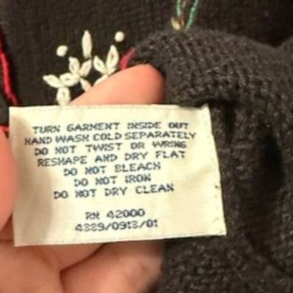 Basic Editions Holiday, Vintage Christmas Sweater Vest, Size Large (Pre-loved) - Picture 6 of 7